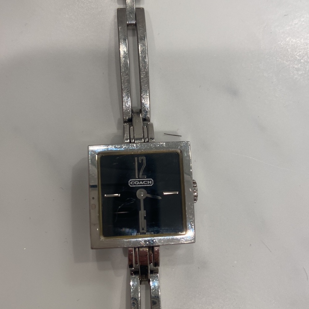 Coach watch - Picture 3 of 4